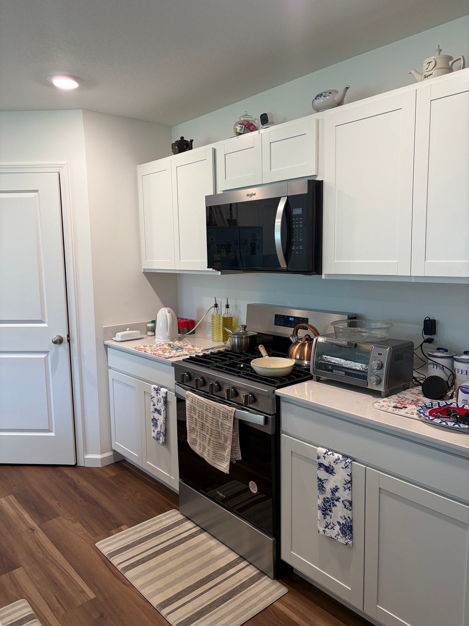 Building Photo - 3856 Bradley Dr