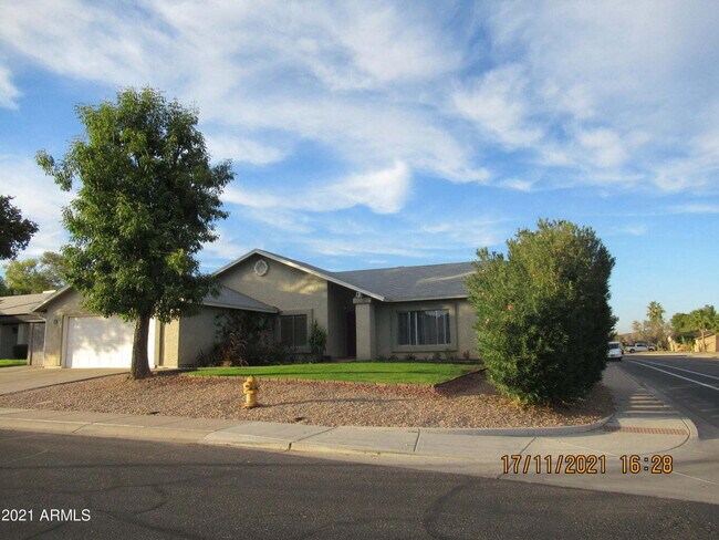 Building Photo - Chandler Charmer