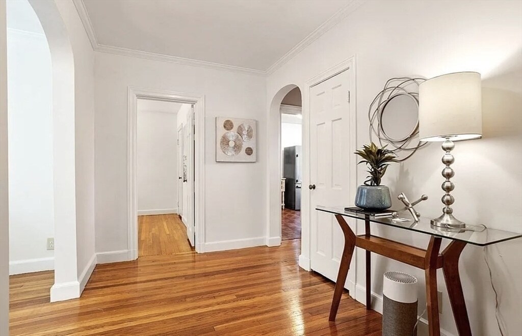 Building Photo - 60 Sutherland Rd