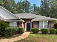 Building Photo - House in Auburn