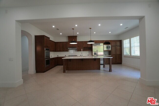 Building Photo - 20451 Via Sansovino