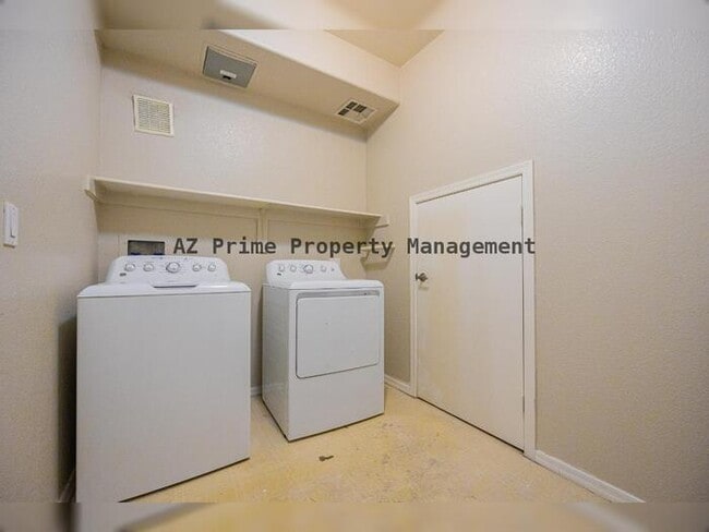 Building Photo - 435 W Rio Salado Pkwy