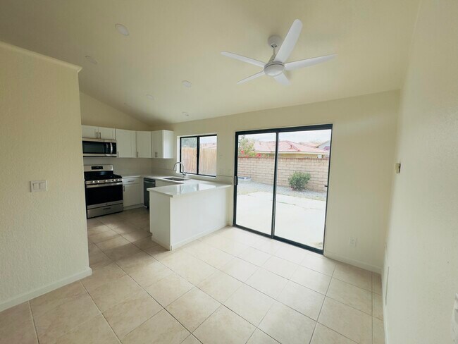 Building Photo - 3282 N Mica Dr