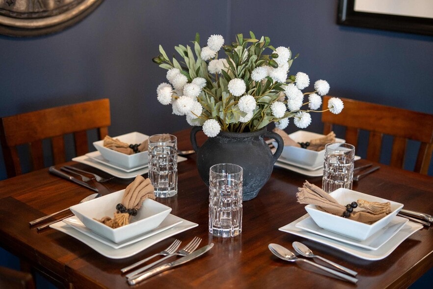 Building Photo - 47870 Sumac St