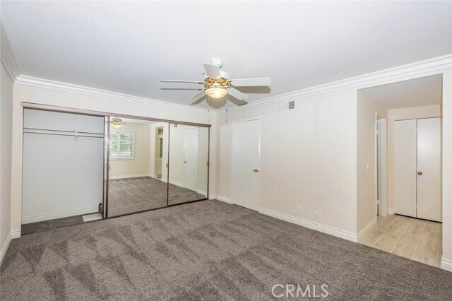 Building Photo - 1 Navarre