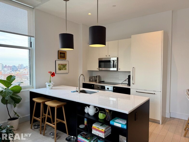 Building Photo - 30 Morningside Dr