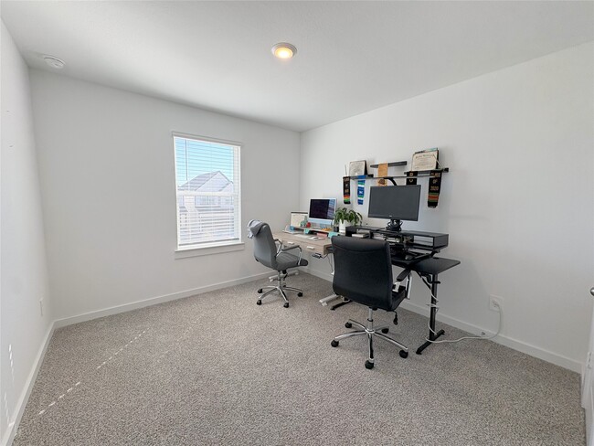 Building Photo - 2913 Crown Gate Dr