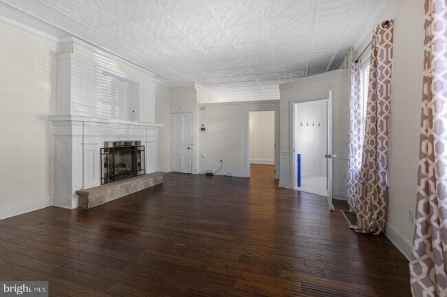 Building Photo - 2053 Christian St