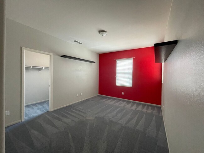 Building Photo - Spacious Chula Vista Home | 2 Car Garage | Pools, Gym & Tennis Courts