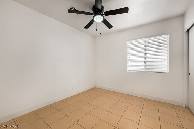 Building Photo - 5737 Grand Entries Dr