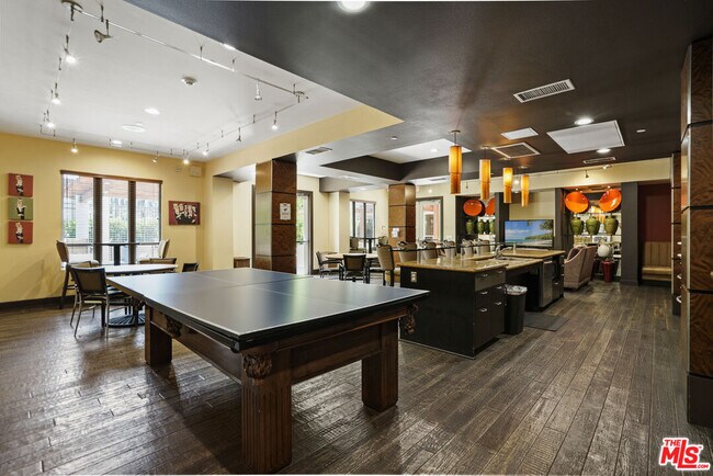 Building Photo - 100 S Alameda St