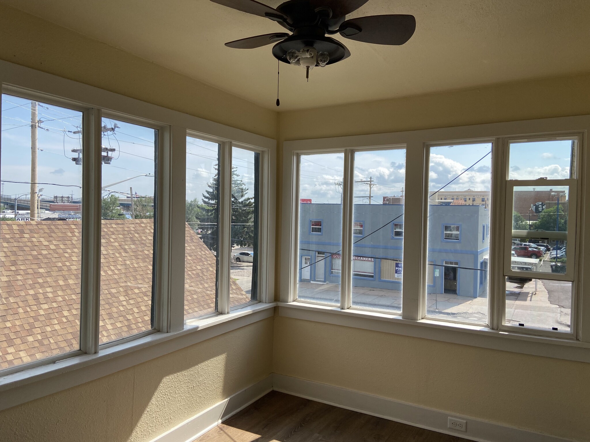 Sun Room - 1619 House Ave