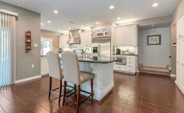 Building Photo - 2304 Wood Cliff Ct