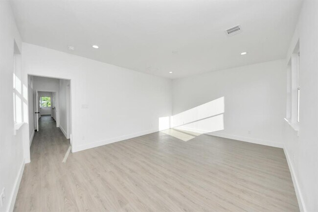 Building Photo - 9023 Spaulding St