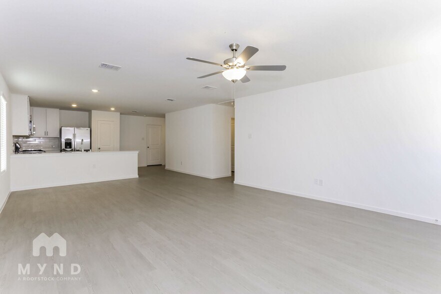 Building Photo - 2728 Ctr Crk Ln