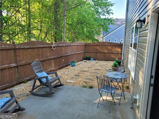 Building Photo - 573 Arrowhead Dr