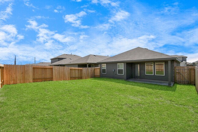Building Photo - 24430 Elmwood Falls Dr