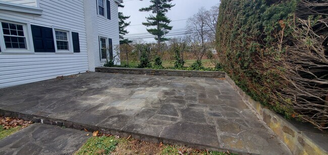 Building Photo - 159 Limerick Center Rd