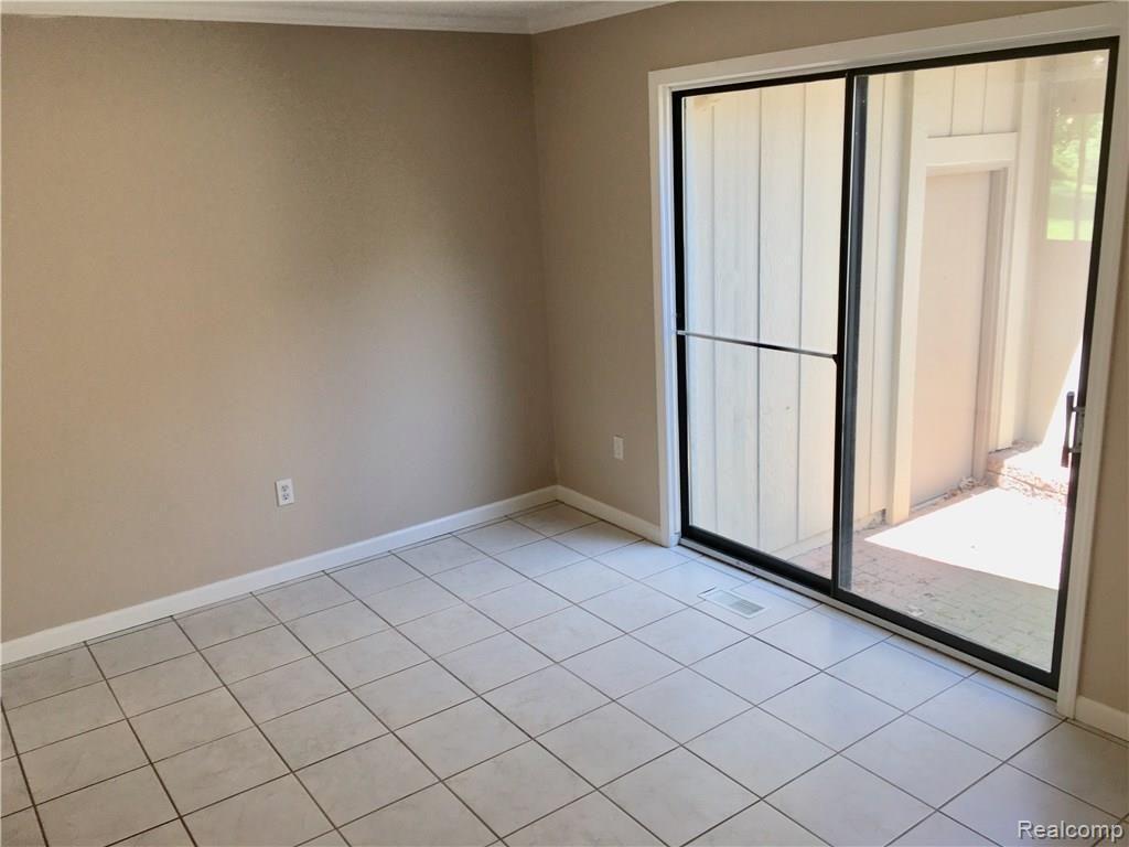 Building Photo - 1829 Golf Ridge Dr