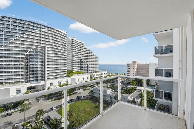 Building Photo - 336 N Birch Rd