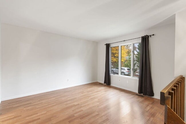 Building Photo - 4 Dewberry Way