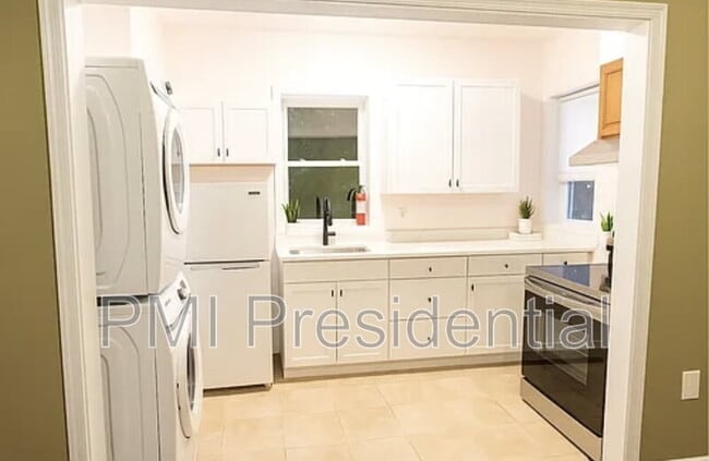 Building Photo - 2929 Garland Ave