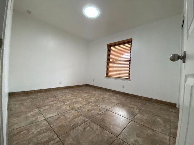 Building Photo - Amazing NE Heights Home! Tile Floors! This one won't last long!!
