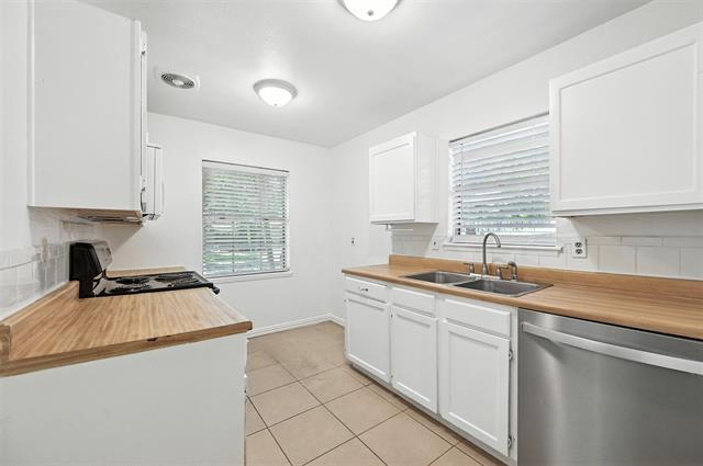 Building Photo - 1827 Paxton Dr