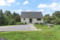 Building Photo - 619 E Hillendale Rd