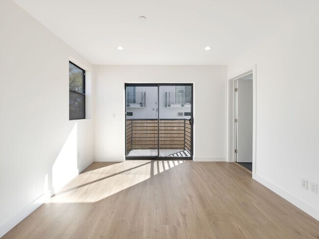 Building Photo - 1856 Redondo Blvd