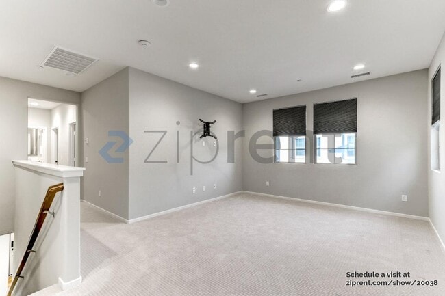 Building Photo - 635 Merit Dr