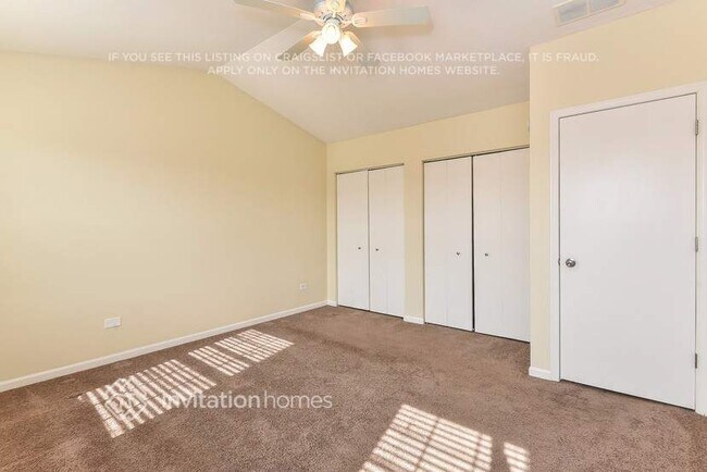 Building Photo - 6801 Desert Dr