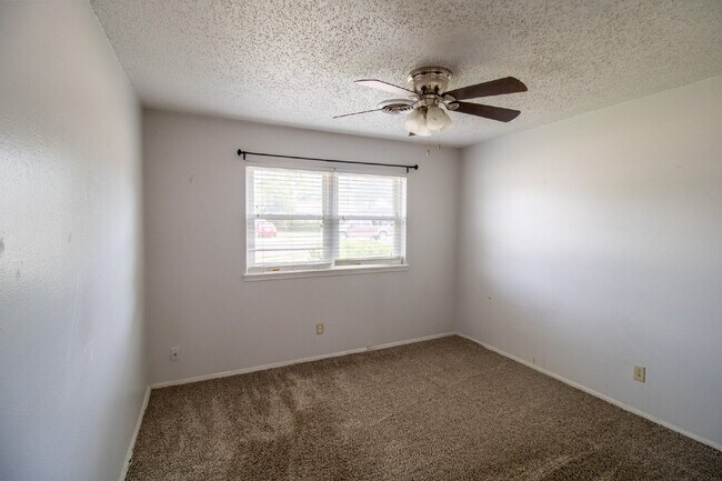 Building Photo - "Charming 3-Bed, 2-Bath Home in Lubbock!"