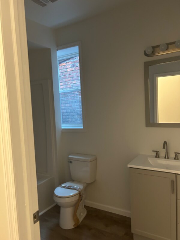 Building Photo - 346 Madison Ave