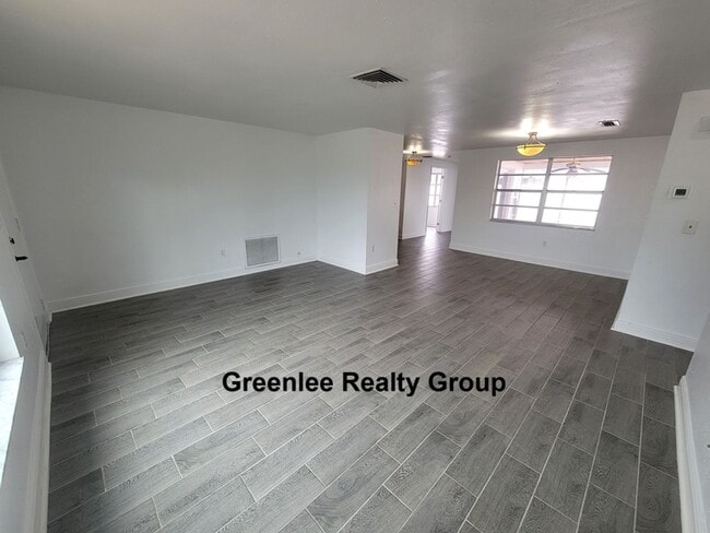 Building Photo - Updated & Spacious 3 Bedroom/2 Bath Home on a Corner Lot!