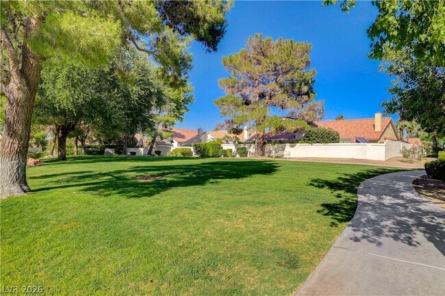 Building Photo - 2064 Waverly Cir