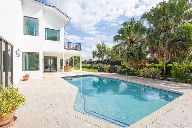 Building Photo - 2905 Polo Island Dr