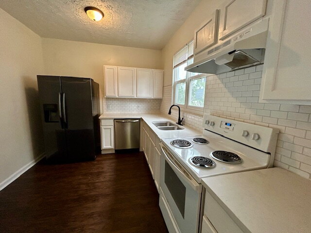 Building Photo - Charming 3 Bedroom 2 Bath House in Center Township!