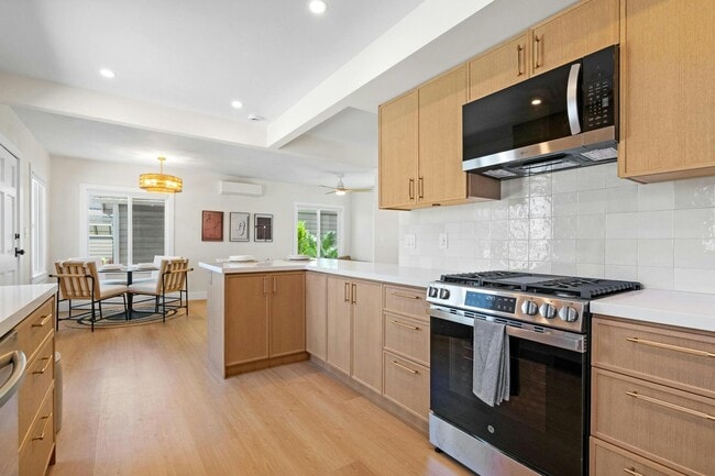 Building Photo - 4774 E Mountain View Dr