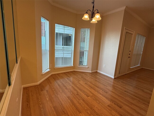 Building Photo - 1330 Old Spanish Trl