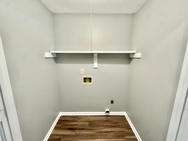 Building Photo - 4015 Hofburg St