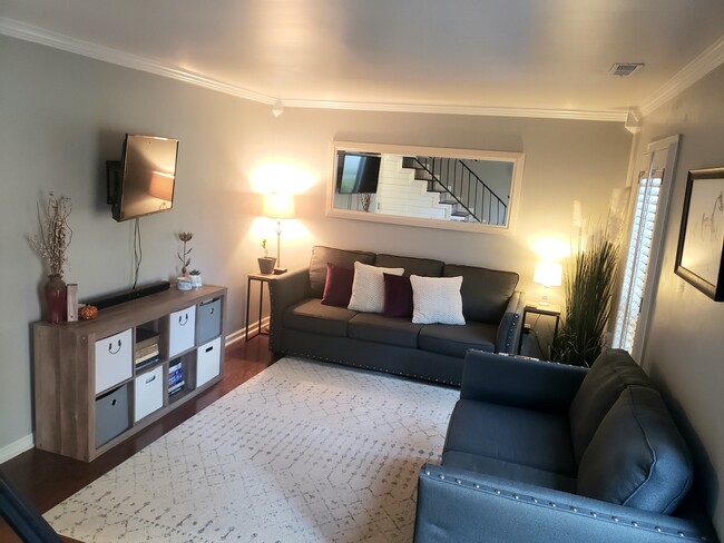 Building Photo - 2845 Wynterhall Rd SE