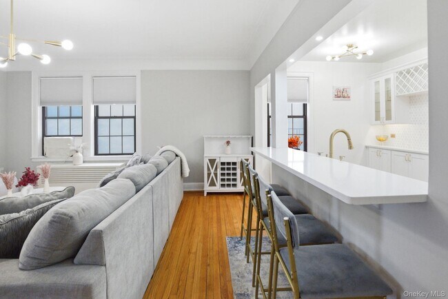 Building Photo - 26 Pondfield Rd