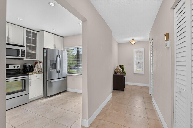 Building Photo - 21211 Lago Cir