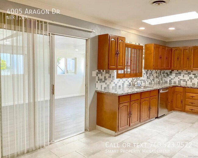 Building Photo - 4005 Aragon Dr