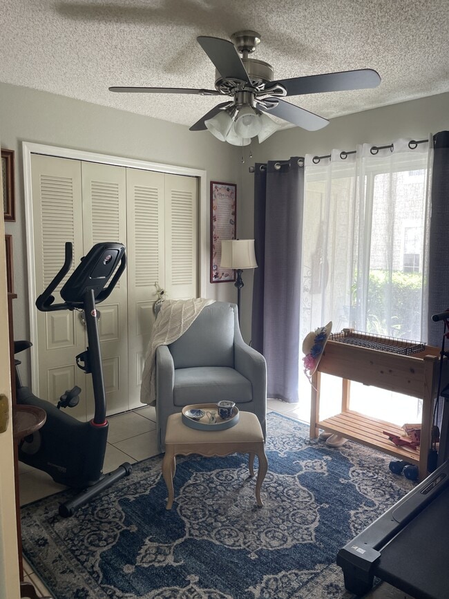 Building Photo - 698 Roaring Dr