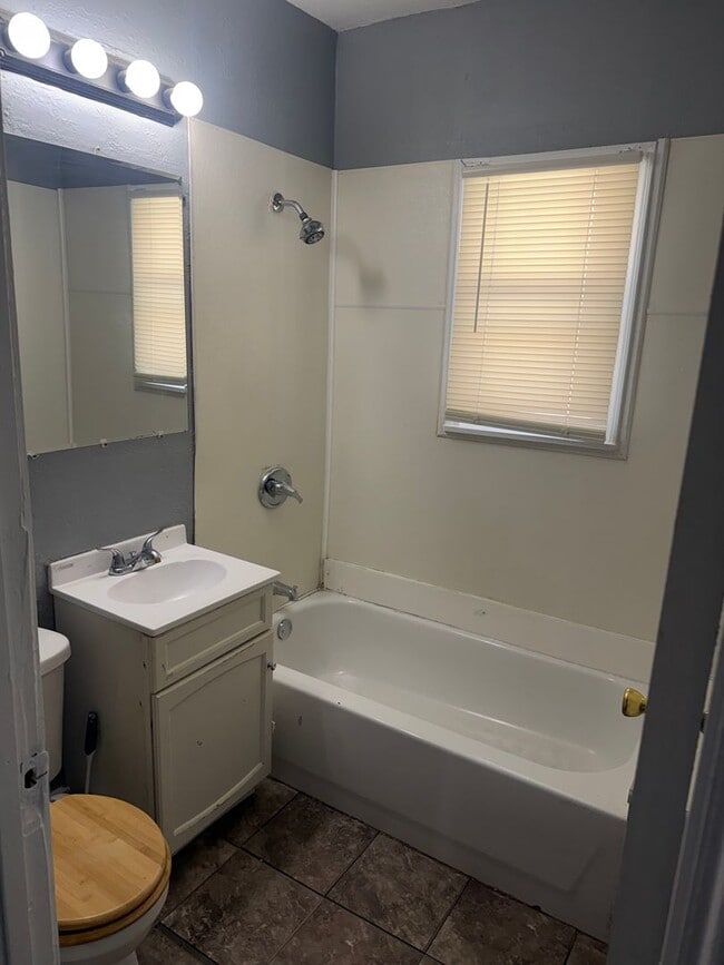 Building Photo - Located in Milwaukee’s Harambee/Riverwest area, the property benefits from proximity to downtown,...