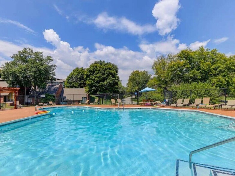 Building Photo - 8532 Madrid Ct