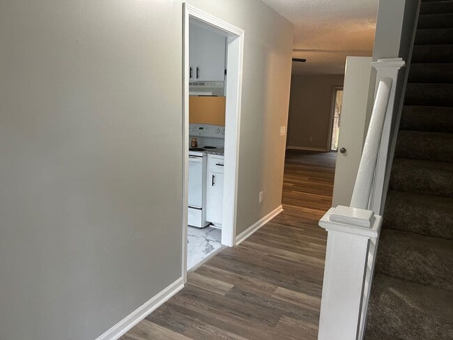 Building Photo - 2904 Scotsman Rd