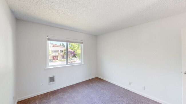 Building Photo - 401 Ignacio Blvd